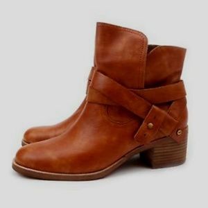 UGG Elora Ankle Boot
